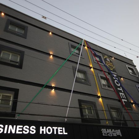 Business Hotel Busan Station Zewnętrze zdjęcie