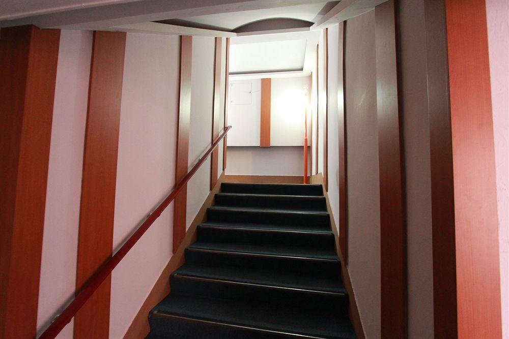 Business Hotel Busan Station Zewnętrze zdjęcie