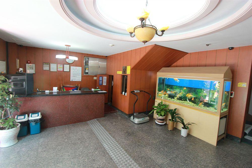 Business Hotel Busan Station Zewnętrze zdjęcie