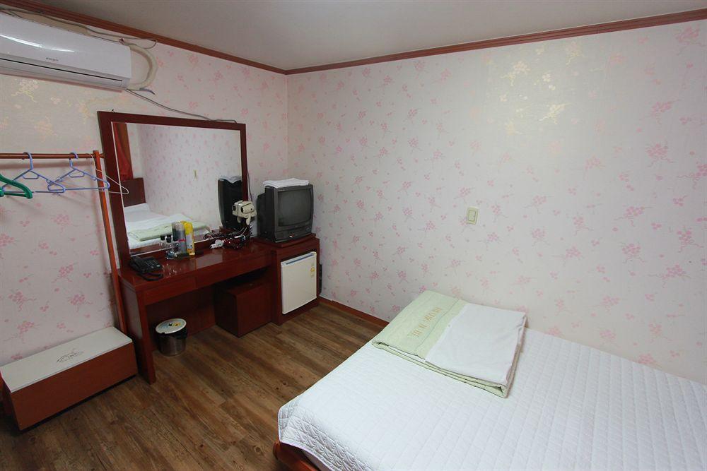 Business Hotel Busan Station Zewnętrze zdjęcie