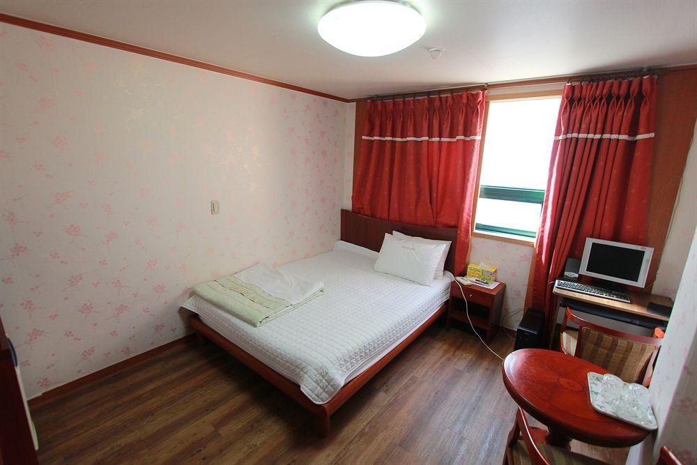 Business Hotel Busan Station Zewnętrze zdjęcie