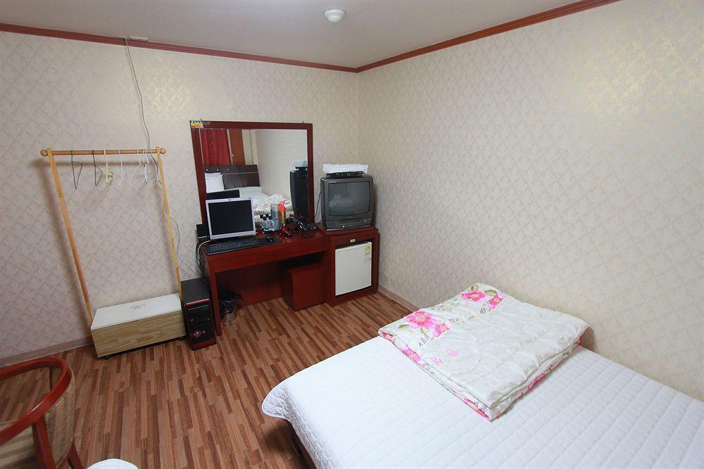 Business Hotel Busan Station Zewnętrze zdjęcie