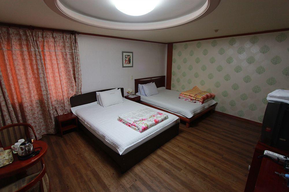 Business Hotel Busan Station Zewnętrze zdjęcie
