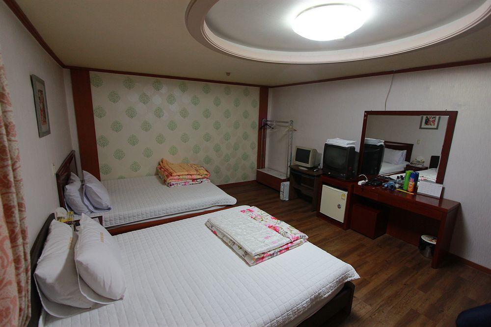Business Hotel Busan Station Zewnętrze zdjęcie