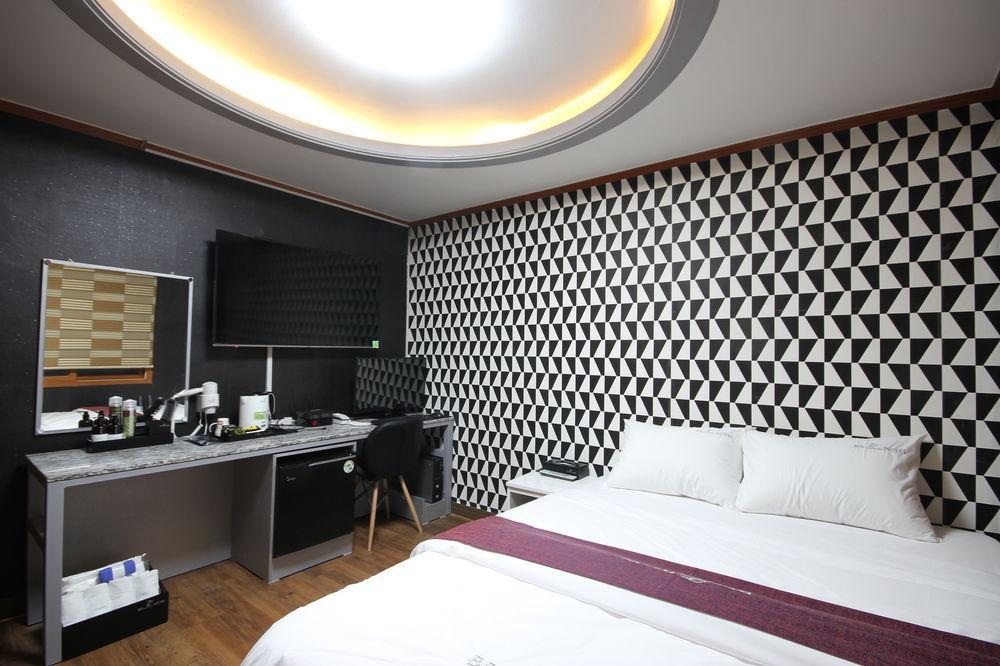 Business Hotel Busan Station Zewnętrze zdjęcie