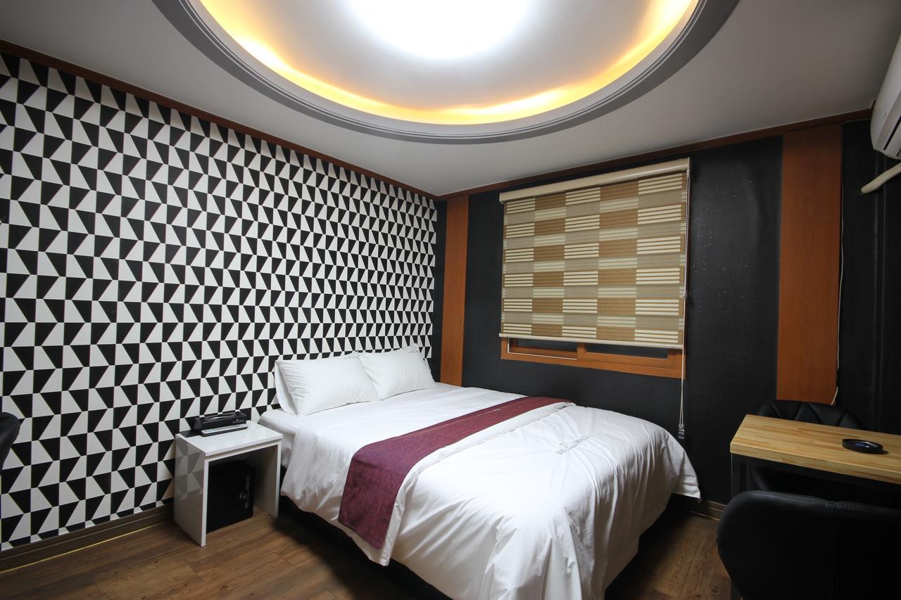 Business Hotel Busan Station Zewnętrze zdjęcie