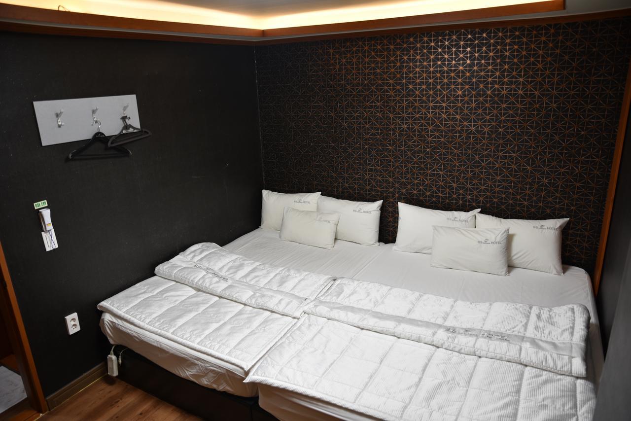 Business Hotel Busan Station Zewnętrze zdjęcie