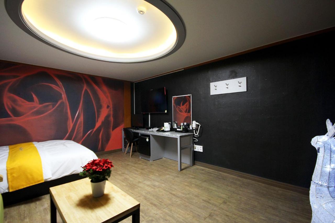 Business Hotel Busan Station Zewnętrze zdjęcie